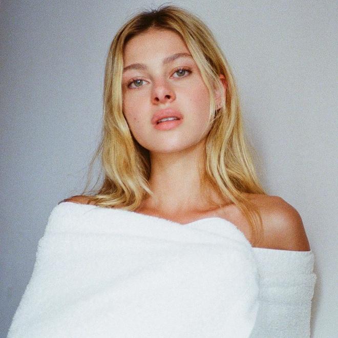 Harper Beckham làm phù dâu trong lễ cưới Brooklyn-1