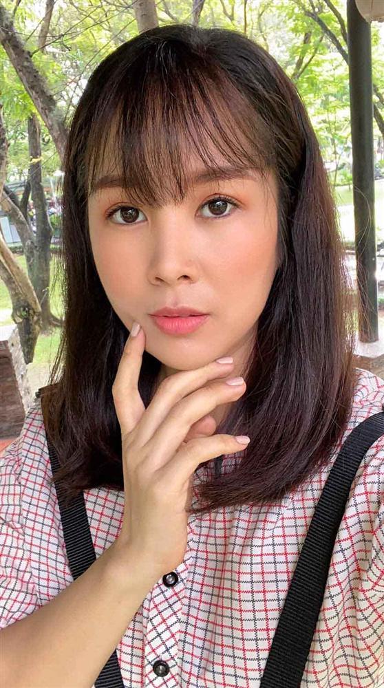 Huyền My bị đèn flash hại trang điểm như hề - Đan Trường giảm sức hút vì tóc cứng đơ-9