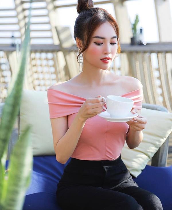 Mỹ nhân Việt mê mệt pose dáng theo trend trà chiều sang chảnh-2