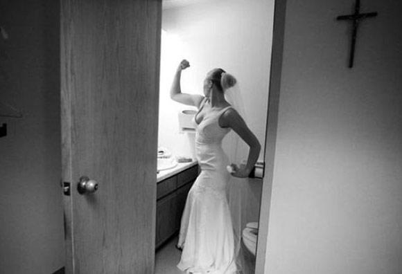 Các cô dâu bá đạo hơn người khiến chú rể toát mồ hôi không biết rước về phúc hay họa-7