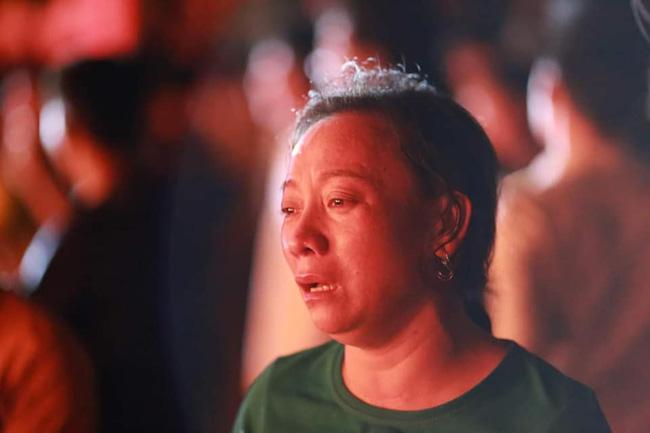 Hỏa hoạn kinh hoàng thiêu rụi 4 tàu cá trong đêm, người dân thẫn thờ nhìn khối tài sản hàng tỷ đồng cháy trơ trụi-5