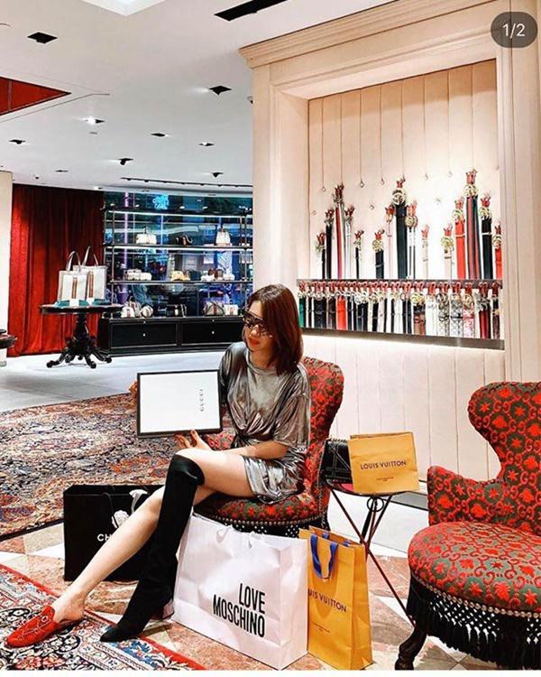 Bị hiểu lầm diện thảm cỏ xanh, Thúy Ngân tức giận bóc giá chiếc áo, ai nấy té ngửa-6