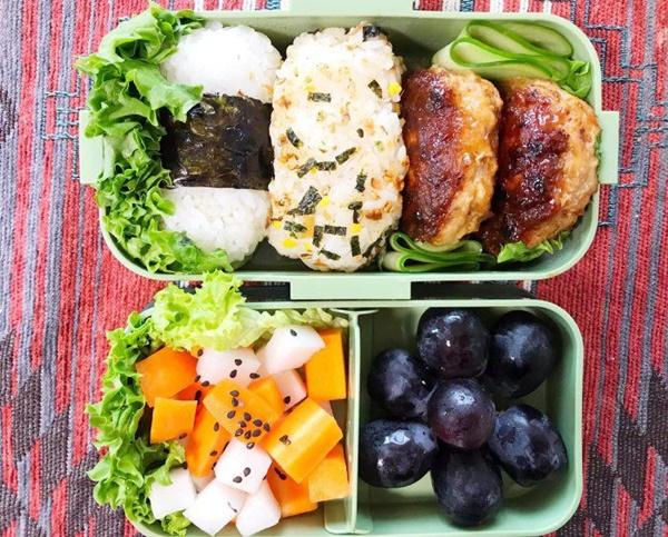 Trưa nào 9X cũng mang cơm tới tận công ty cho chồng, mỗi tuần chi 5 triệu tiền ăn-12