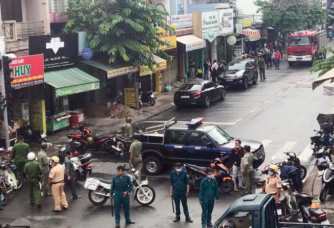 Một phụ nữ vào chi nhánh ngân hàng ở Sài Gòn cướp hơn 2 tỷ đồng-2