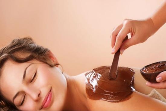 Khu nghỉ dưỡng dùng chocolate để massage cho khách