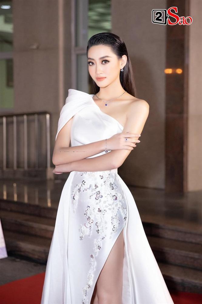 Bán kết Hoa hậu Việt Nam 2020: Kiều Loan lộ miếng dán ngực - Đỗ Mỹ Linh makeup quá tay-11