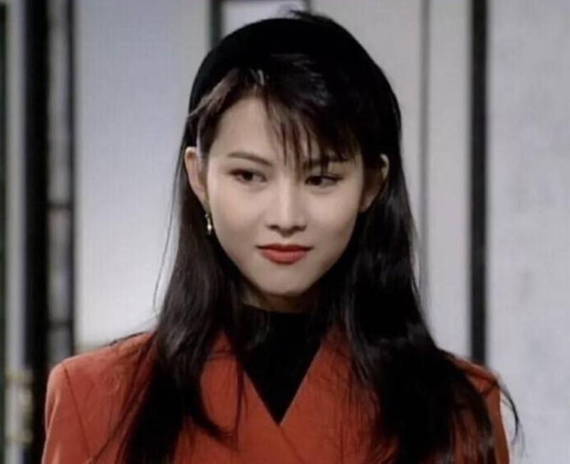 Nhan sắc khuynh thành một thời của Á hậu đẹp nhất Hong Kong-1