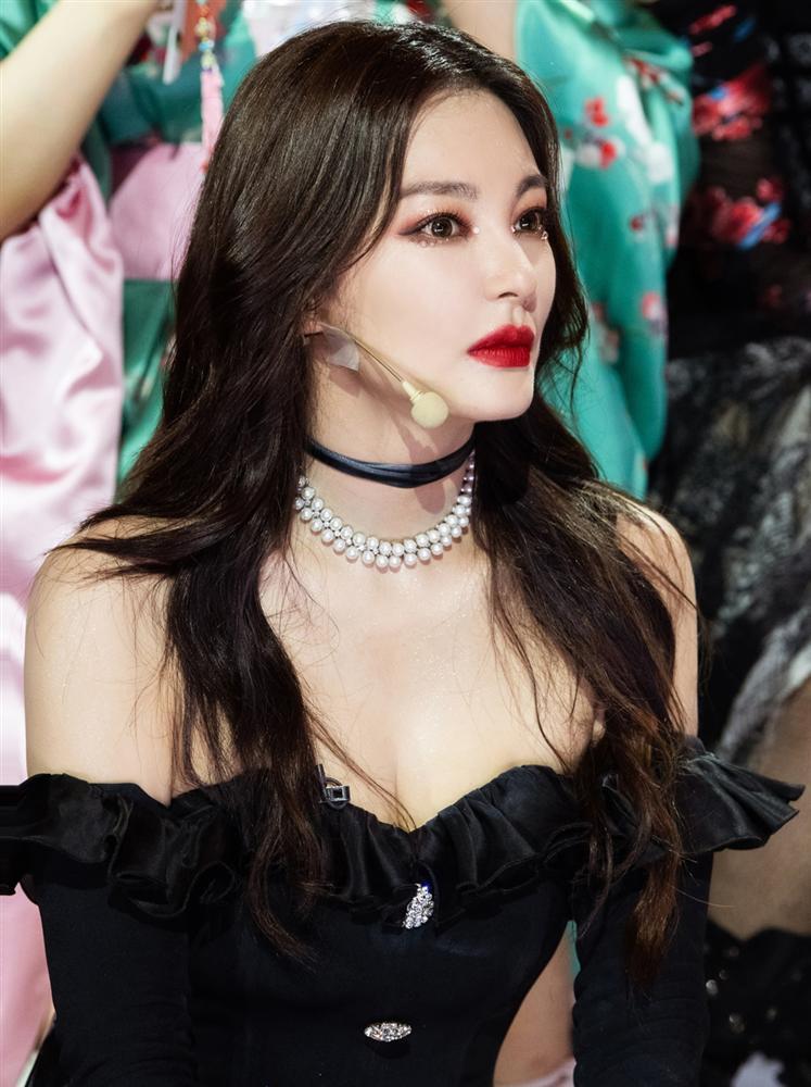 Cách Triệu Vy, Trương Vũ Kỳ cứu sự nghiệp khi bị tẩy chay-1