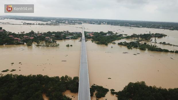 Chùm ảnh, video flycam: Cận cảnh lũ lịch sử nhấn chìm đường sá, ngập hàng ngàn ngôi nhà ở Quảng Bình-2