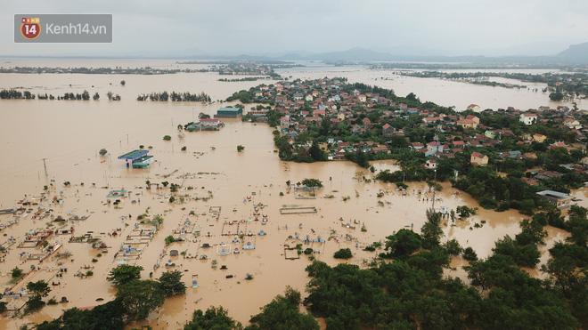 Chùm ảnh, video flycam: Cận cảnh lũ lịch sử nhấn chìm đường sá, ngập hàng ngàn ngôi nhà ở Quảng Bình-5
