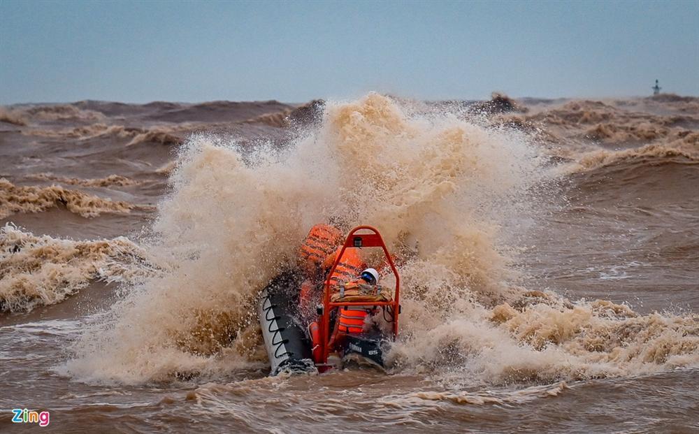 3 lần giải cứu bất thành người mắc kẹt trên tàu Vietship 01-13