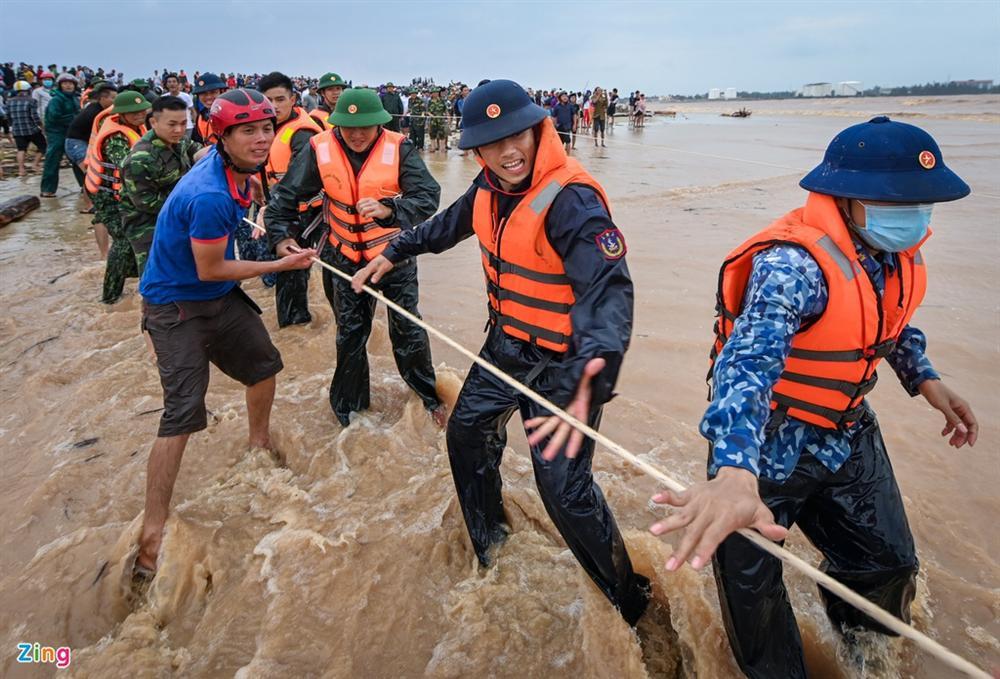 3 lần giải cứu bất thành người mắc kẹt trên tàu Vietship 01-7