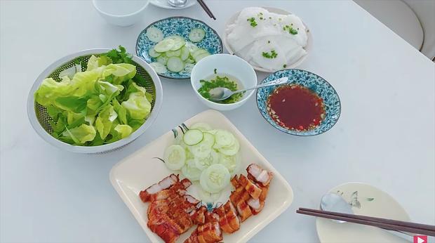 Trốn chồng, Thuỷ Tiên ở nhà tranh thủ làm món ăn yêu thích để ăn một mình-8