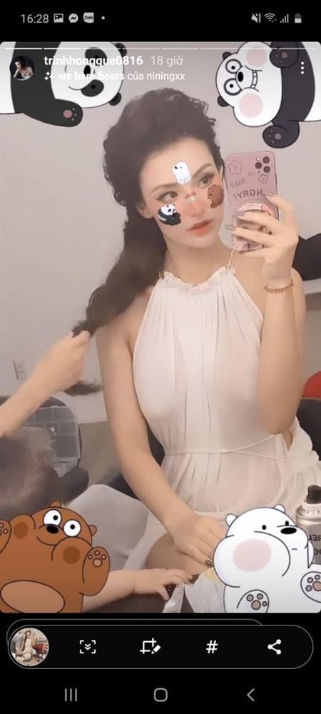 Hồng Quế diện váy mỏng tang lộ nhũ hoa phản cảm-2