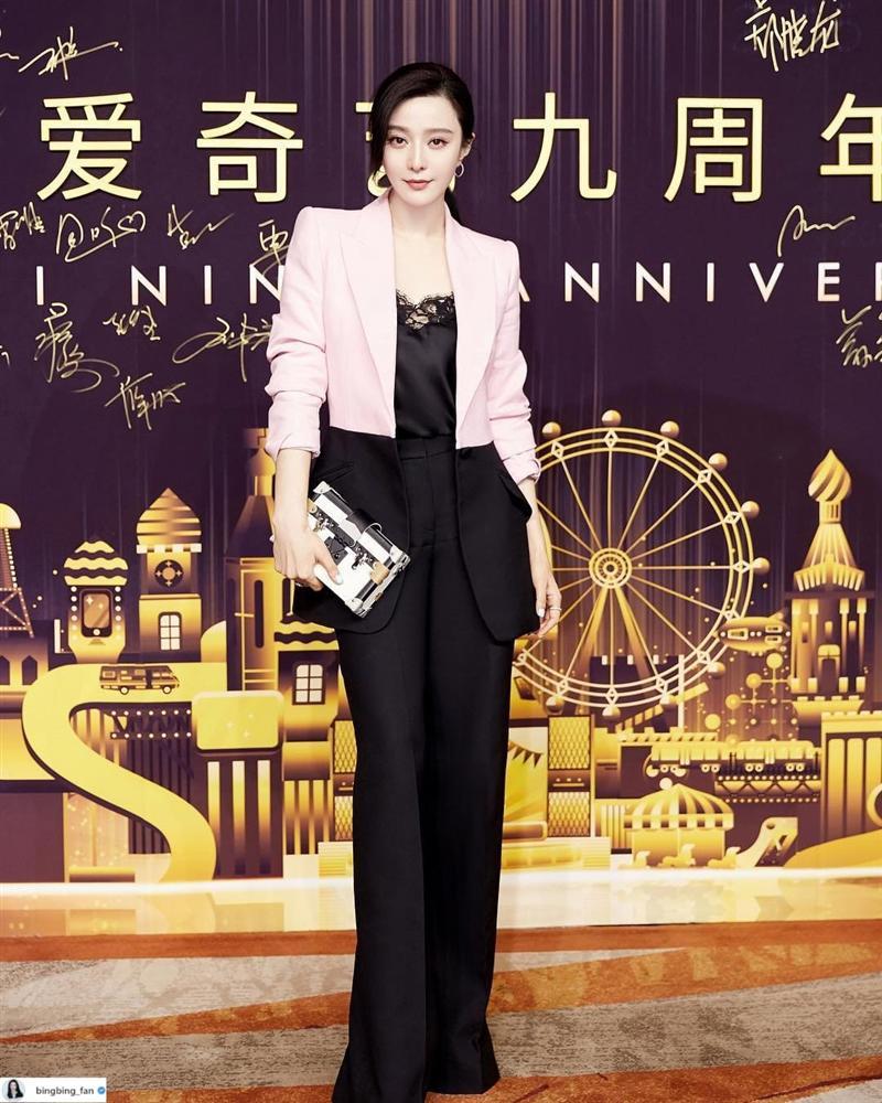 Ngoài nhẫn kim cương 75 tỉ, Phạm Băng Băng còn rất mê diện suit: đẳng cấp nữ hoàng là đây!-9