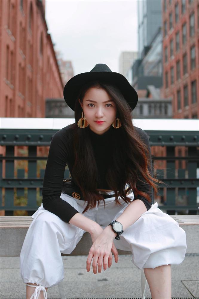 Ngỡ ngàng nhan sắc hot girl đời đầu Thủy Top khi bị quay lén-1