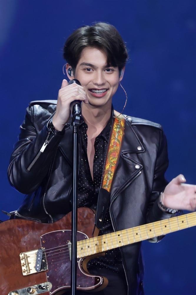 Tân Hoa hậu Hoàn vũ Thái Lan bên Bright Vachirawit: Đẹp đôi đến phát hờn-4