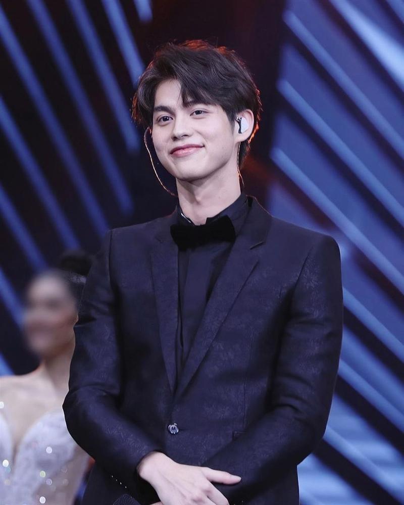 Tân Hoa hậu Hoàn vũ Thái Lan bên Bright Vachirawit: Đẹp đôi đến phát hờn-7