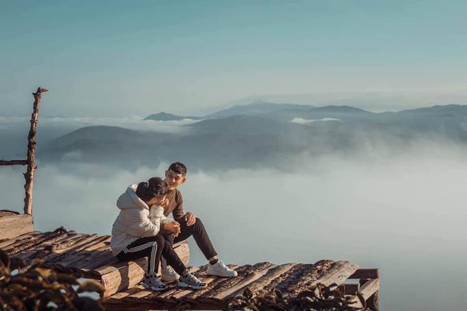 Đến Đà Lạt săn mây, hàng dài xếp hàng chờ tới lượt check-in nhìn mà hốt-1