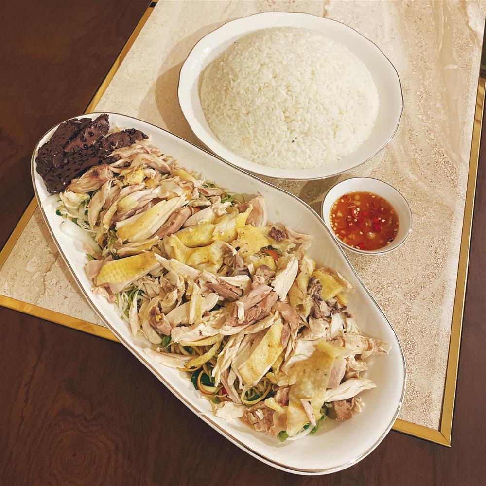 Nuốt nước miếng với những món ăn do chồng trẻ Lê Phương chế biến-4