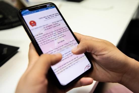 Công an kịp ngăn người phụ nữ chuyển 180 triệu cho kẻ xấu