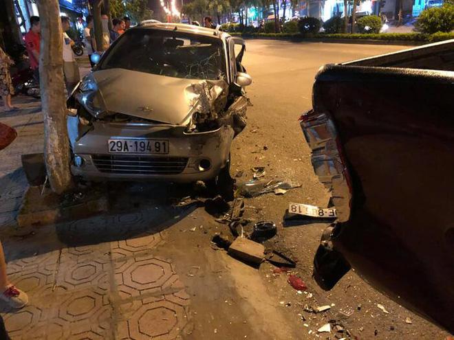 Clip: Cận cảnh thiếu gia 18 tuổi lái xe điên húc bay người, đâm hàng loạt xe ở Hà Nội-3