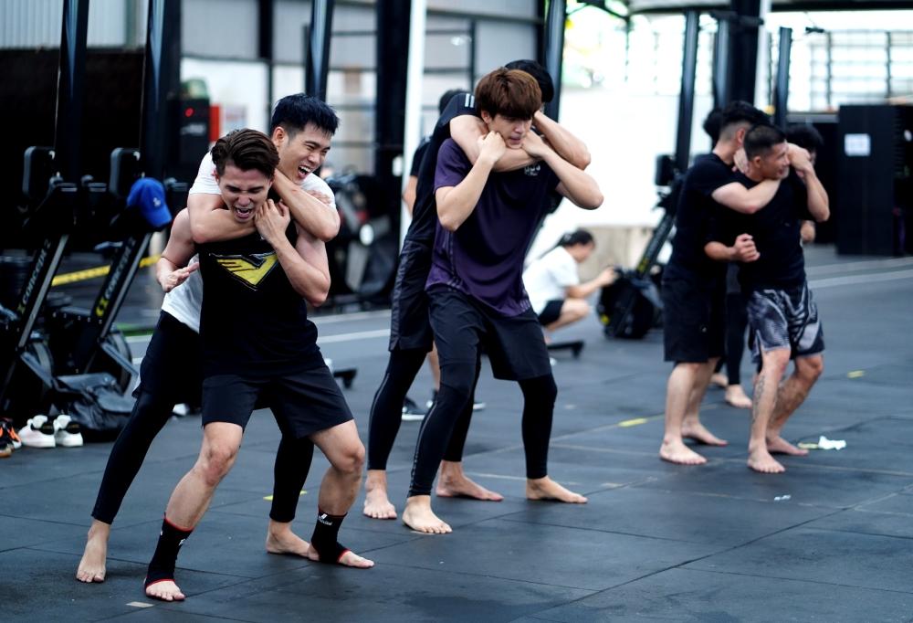 Dàn nam thần 6 múi tham gia casting phim siêu anh hùng của Ngô Thanh Vân-12