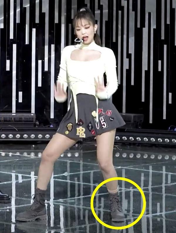 Jennie chấn thương mắt cá, BLACKINK comeback liên tục liệu có đúng đắn?-2