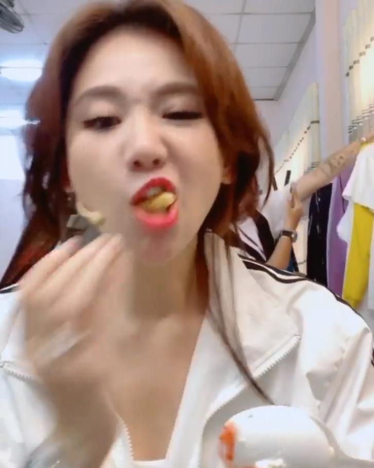 Bị nhận xét ăn uống thô thiển, Hari Won phớt lờ như chưa từng để tâm-2