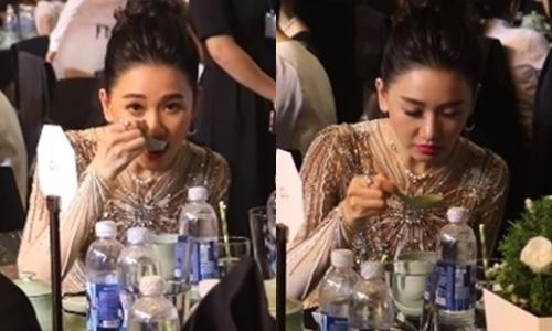 Bị nhận xét ăn uống thô thiển, Hari Won phớt lờ như chưa từng để tâm-7