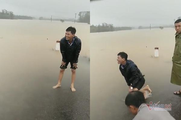 Gia đình sản phụ bị lũ cuốn trôi khi đi đẻ khóc chết lặng bên thi thể bà mẹ xấu số-9