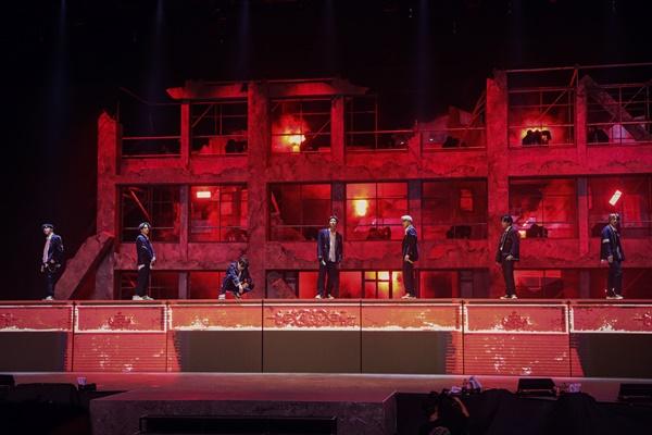 BTS bỏ rơi đàn anh Big Bang phía sau để lập kỷ lục thế giới mới với Map Of The Soul ON:E-2