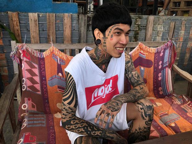 Thí sinh đầu tiên vào chung kết Rap Việt: Cơ cực mưu sinh và ý nghĩa hình xăm full cơ thể-3