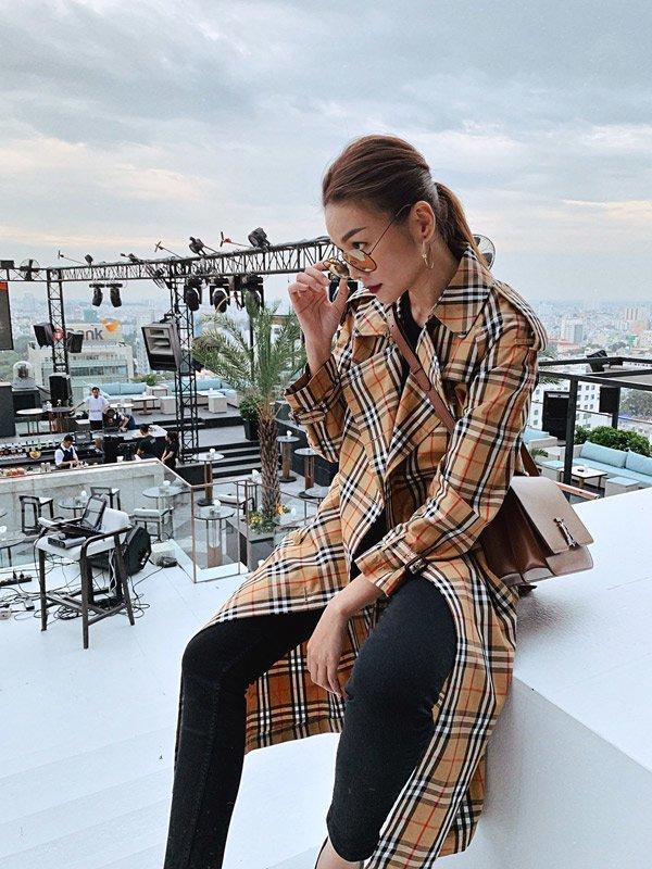 Thanh Hằng khoe tủ đồ hàng hiệu la liệt như bày bán ở trung tâm thương mại-7