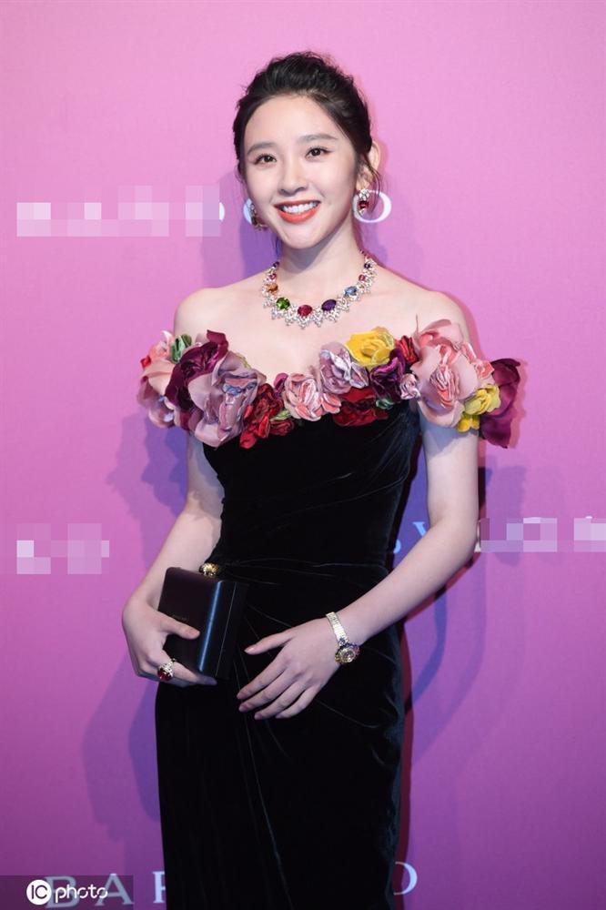 Mẹ bỉm hot nhất Cbiz vừa tái xuất đã chiếm trọn top tìm kiếm-1