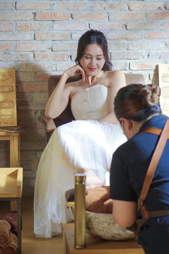 Lộ thêm hình ảnh Lan Ngọc đóng chung phim mới với Nhã Phương-7