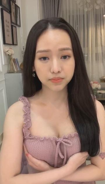 Sau 1 năm rút túi ngực, Thúy Vi livestream công khai nắn chỉnh vòng 1 vừa nâng cấp-2