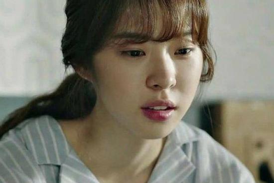 Nằng nặc thuê váy cưới ở cửa hiệu xa nhà, tôi hối hận giờ chỉ muốn trốn đi