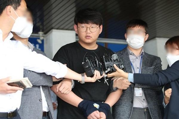 Kẻ cầm đầu phòng chat sex ngồi tù tổng cộng 45 năm-3