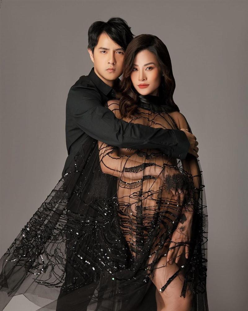 Đông Nhi nghiện diện đầm xuyên thấu nhưng có lần lộ nội y mất điểm-3