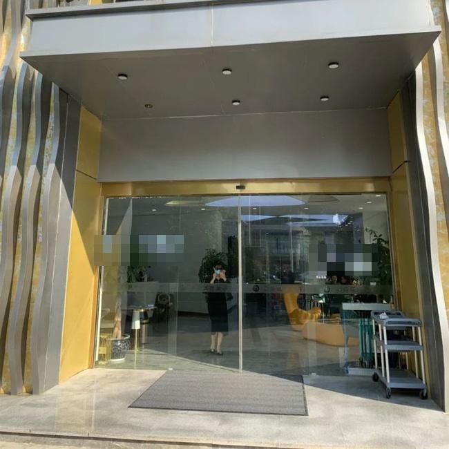 Chi hơn 300 triệu dao kéo nhiều bộ phận, cô gái 21 tuổi tử vong trên bàn mổ-2