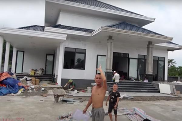 Anh em Tam Mao ăn no gạch đá khi làm clip ngược đãi động vật-5