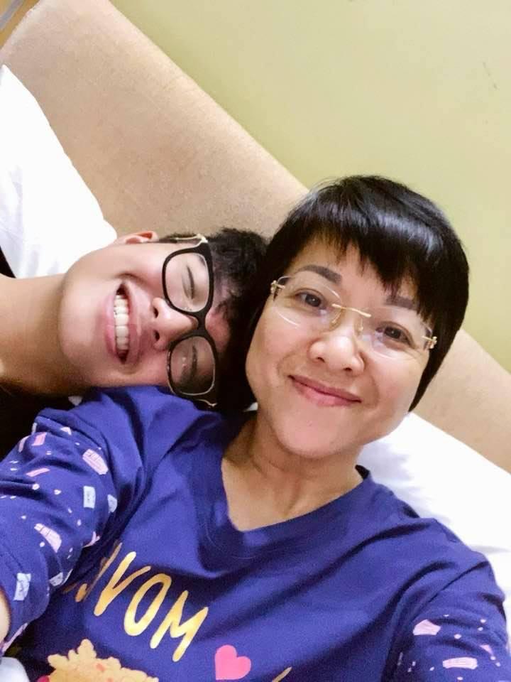 Thảo Vân cùng con trai quyết đấu bóng bàn, Công Lý bình luận gây chú ý-1