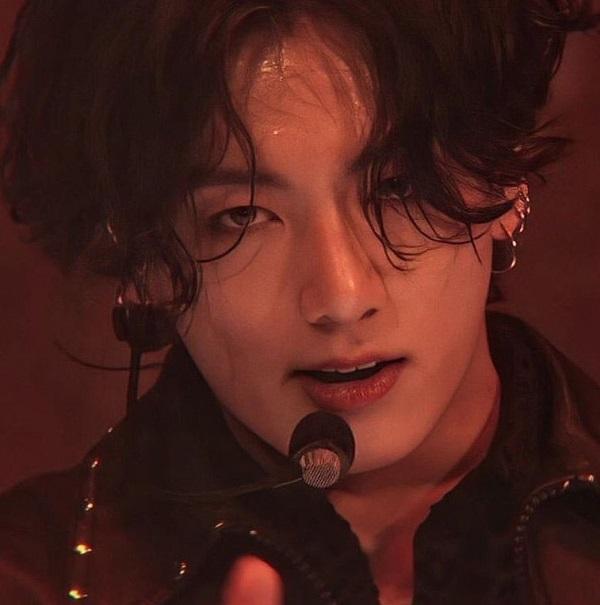 Hết dẫn đầu top trending, Jungkook lại lạc vào đề thi Đại học Malaysia-1