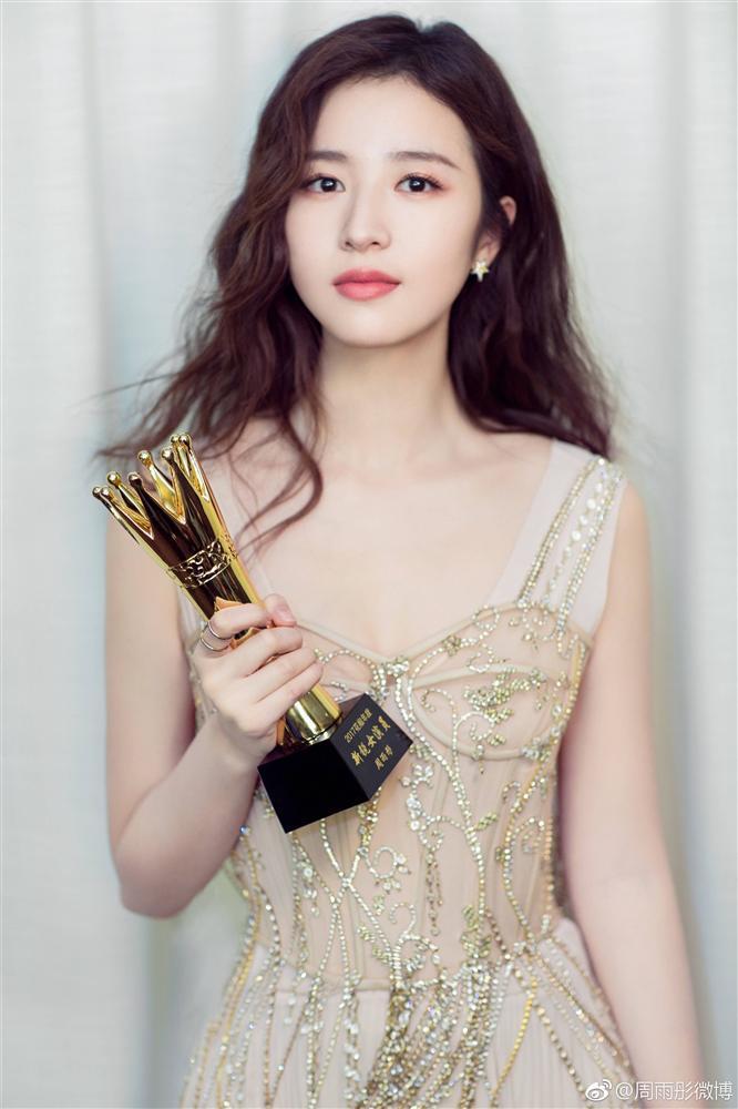 Bạn trai quốc dân Đài Loan bị chê khi vào vai nam chính trong Mãi Mãi Là Bao Xa-2