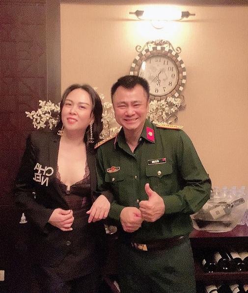 Đầu tư khuyên tai trăm triệu, Phượng Chanel mix hàng hiệu như chơi đồ hàng-10