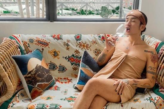 BB Trần suýt bị 'đánh chết' vì ăn mặc lả lơi