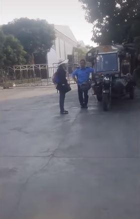 Thánh quỵt Bella tiếp tục bùng tiền taxi, lôi ví không 1 xu nói: Có 40k, có phải em kẹt xỉn với anh đâu-3