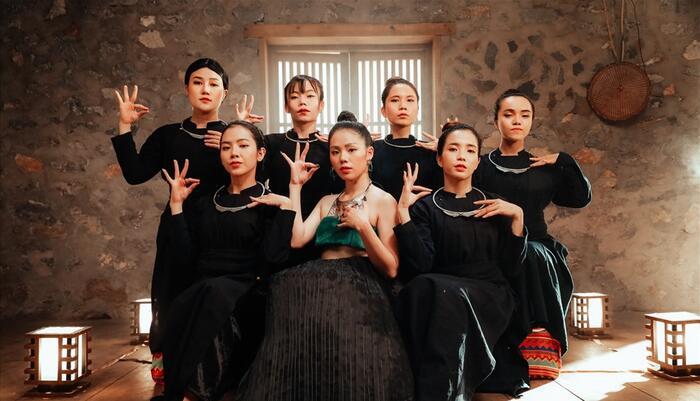 MV mới của Hương Ly gây xôn xao vì nghi án vay mượn ý tưởng Chi Pu, nhạc thì na ná Jack?-1