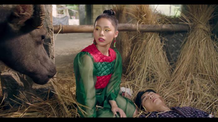 MV mới của Hương Ly gây xôn xao vì nghi án vay mượn ý tưởng Chi Pu, nhạc thì na ná Jack?-6